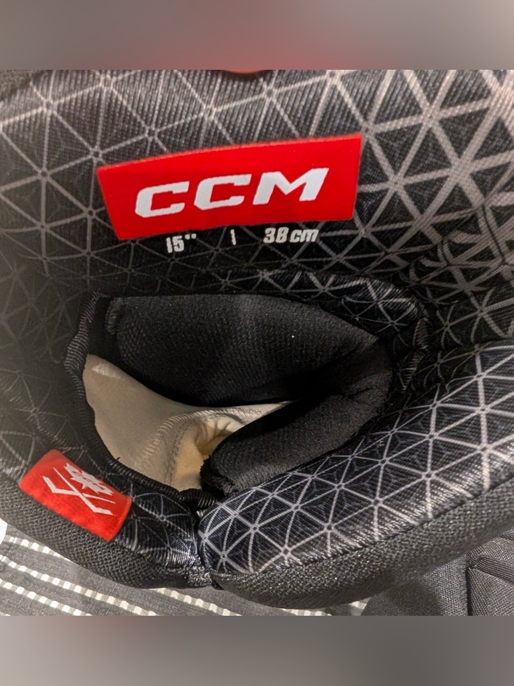CCM jet speed Xtra SE 15" Hockey Gloves - Picture 2 of 3